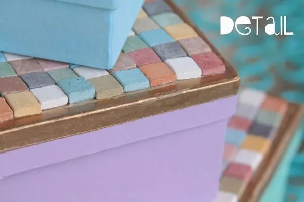 Cajas decoradas con mosaicos de colores - Guía de MANUALIDADES