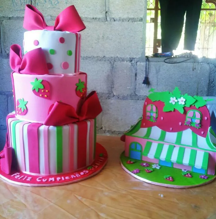 cake y centro foami rosita fresita | Decoraciones.com. | Pinterest