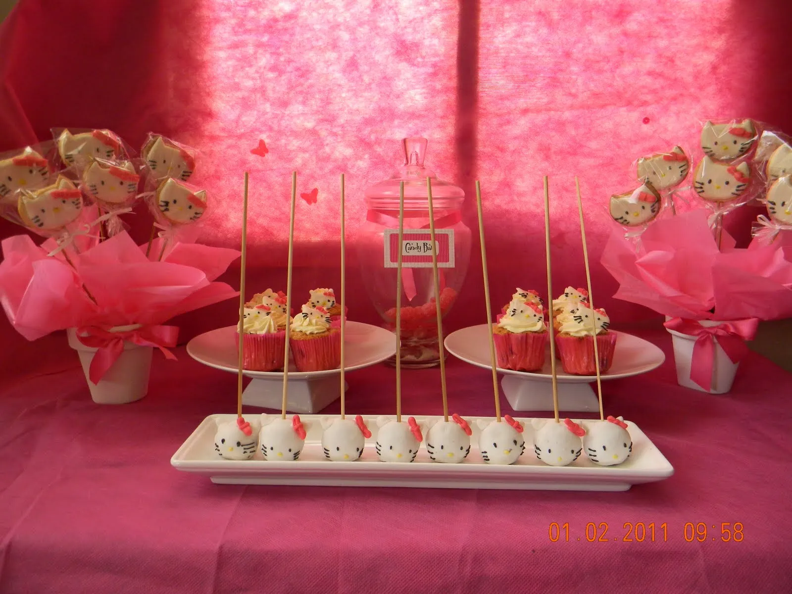  ... CAKE POPS, PARA ALEGRAR EL CUMPLEAÑOS DE UNA PRINCESITA