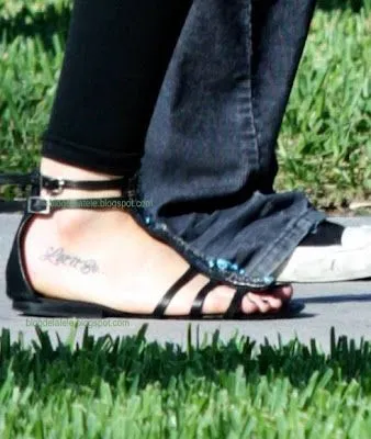Calu y Luci !!: Hilary Duff tiene un TATUAJE