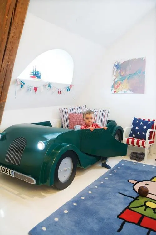 CAMA CON FORMA DE COCHE > Decoracion Infantil y Juvenil, Bebes y Niños