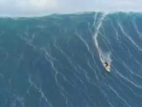 Cámara capta la ola gigante que arrebató la vida a surfer en Hawai ...