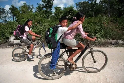 Caminar o pedalear a la escuela mejora la concentración de niñas y ...