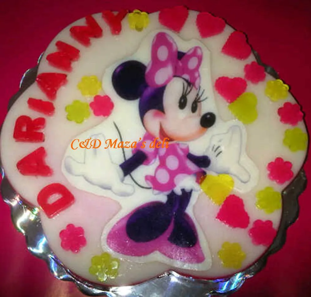 C&D Mazas Deli: Torta Minnie, gelatina y galletero