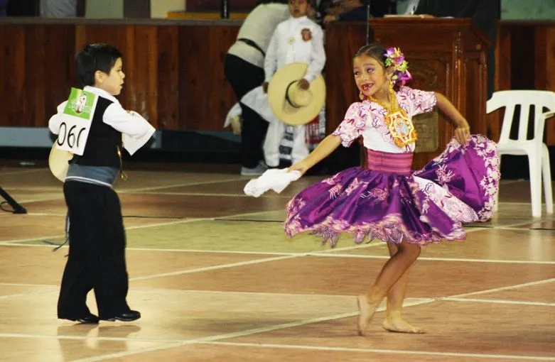 Niños bailando marinera norteña - Imagui