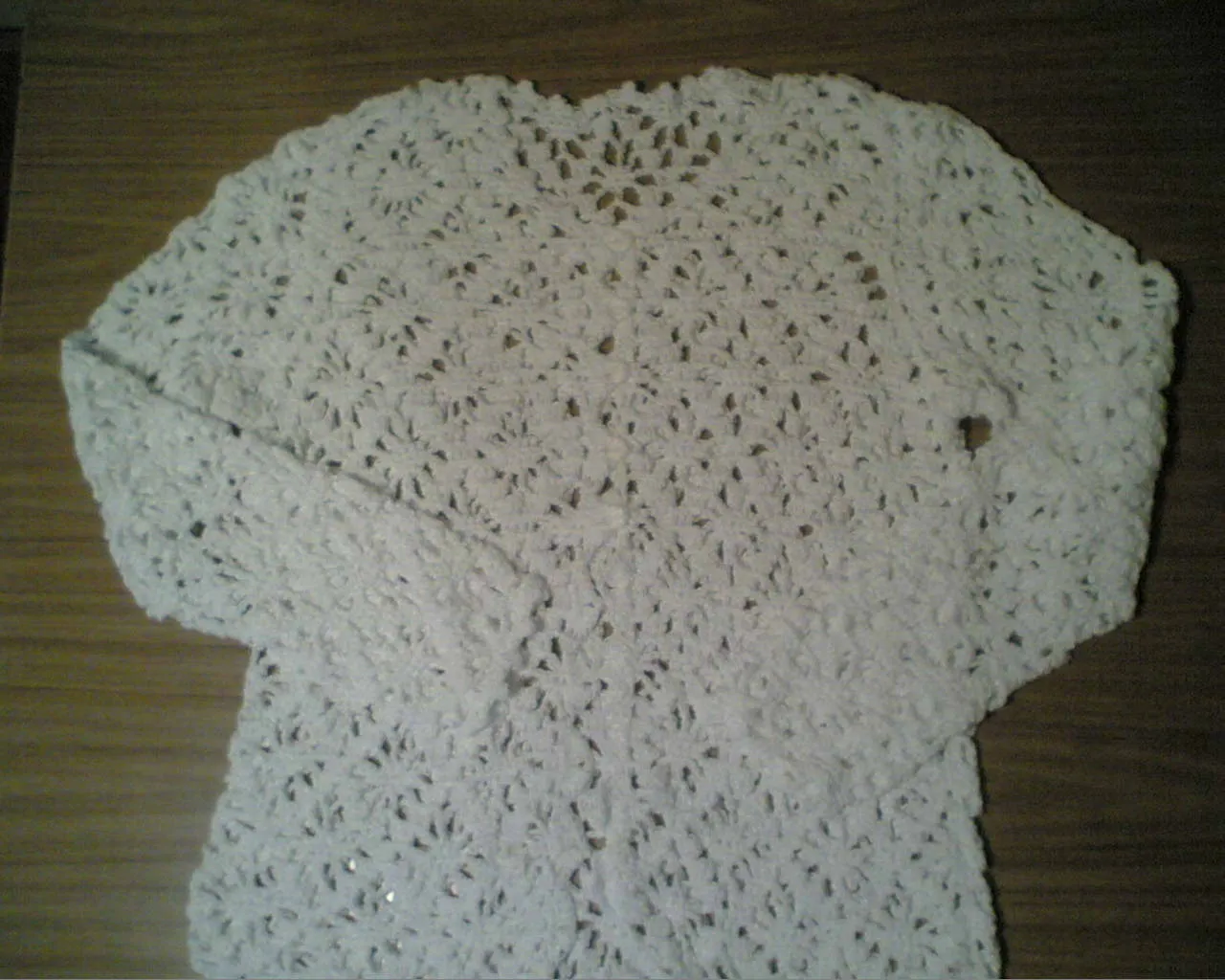 mangas largas liviana tejida completamente a crochet, en punto 