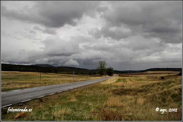 Campos nublados o entre el cielo y la tierra | Flickr - Photo Sharing!