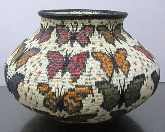 Canasta en Chunga con mariposas, 9 - Picture of Weil Art Gallery ...