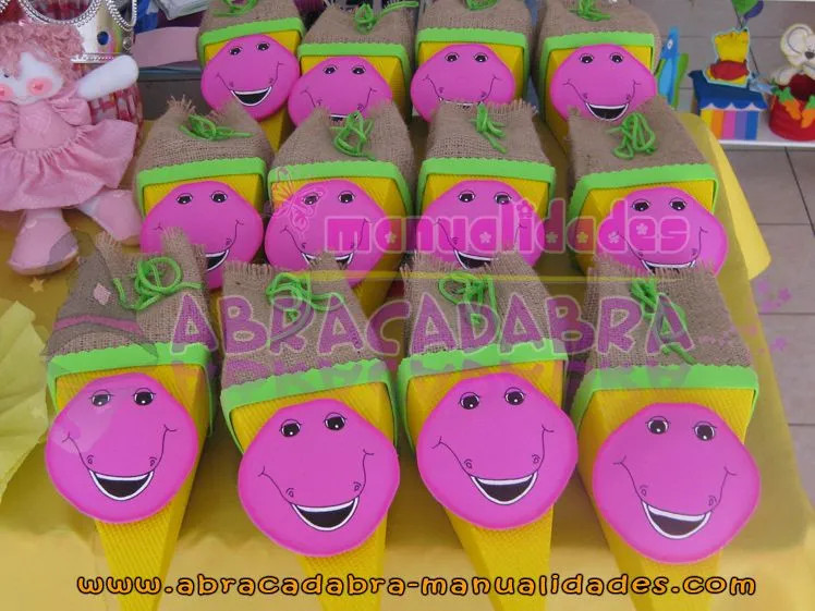 Como hacer tarjetas de cumpleaños para niñas de barney - Imagui