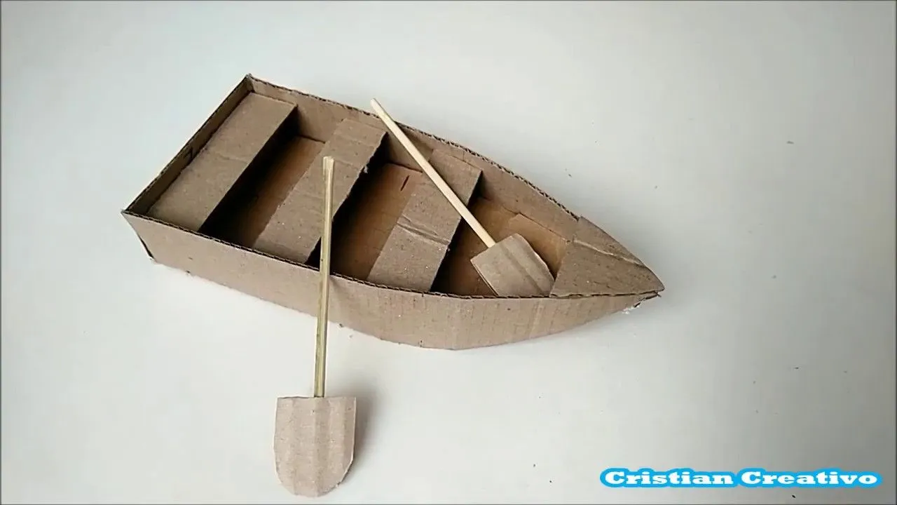 Como hacer una canoa de carton (bote de carton) - YouTube