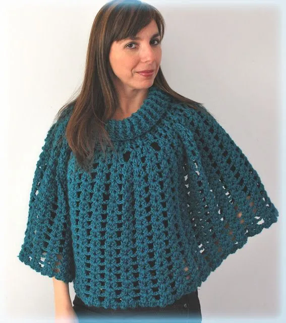 Carla Gatti: Mini poncho calado. Art. 4.3