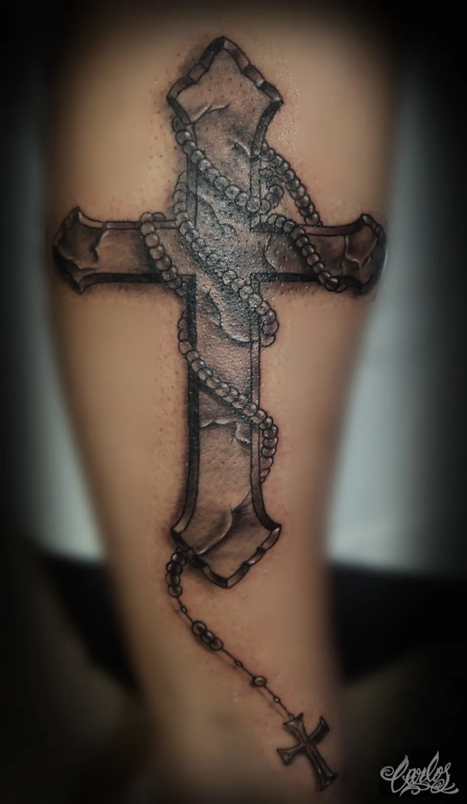 Carlos Art Studio: Cruz y rosario tattoo