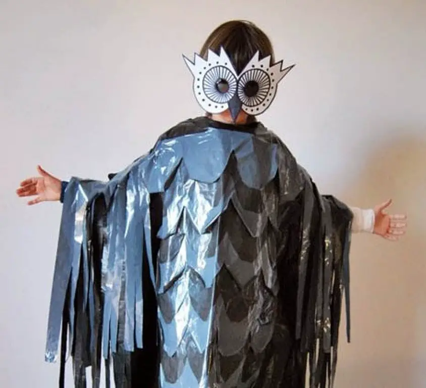 En Carnaval disfrazaté con materiales reciclados