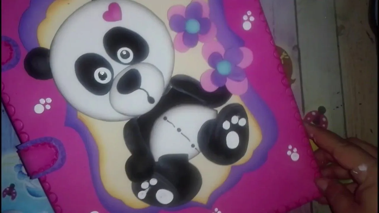 CARPETA DECORADA PANDI por MI Mundo En Fomi - YouTube