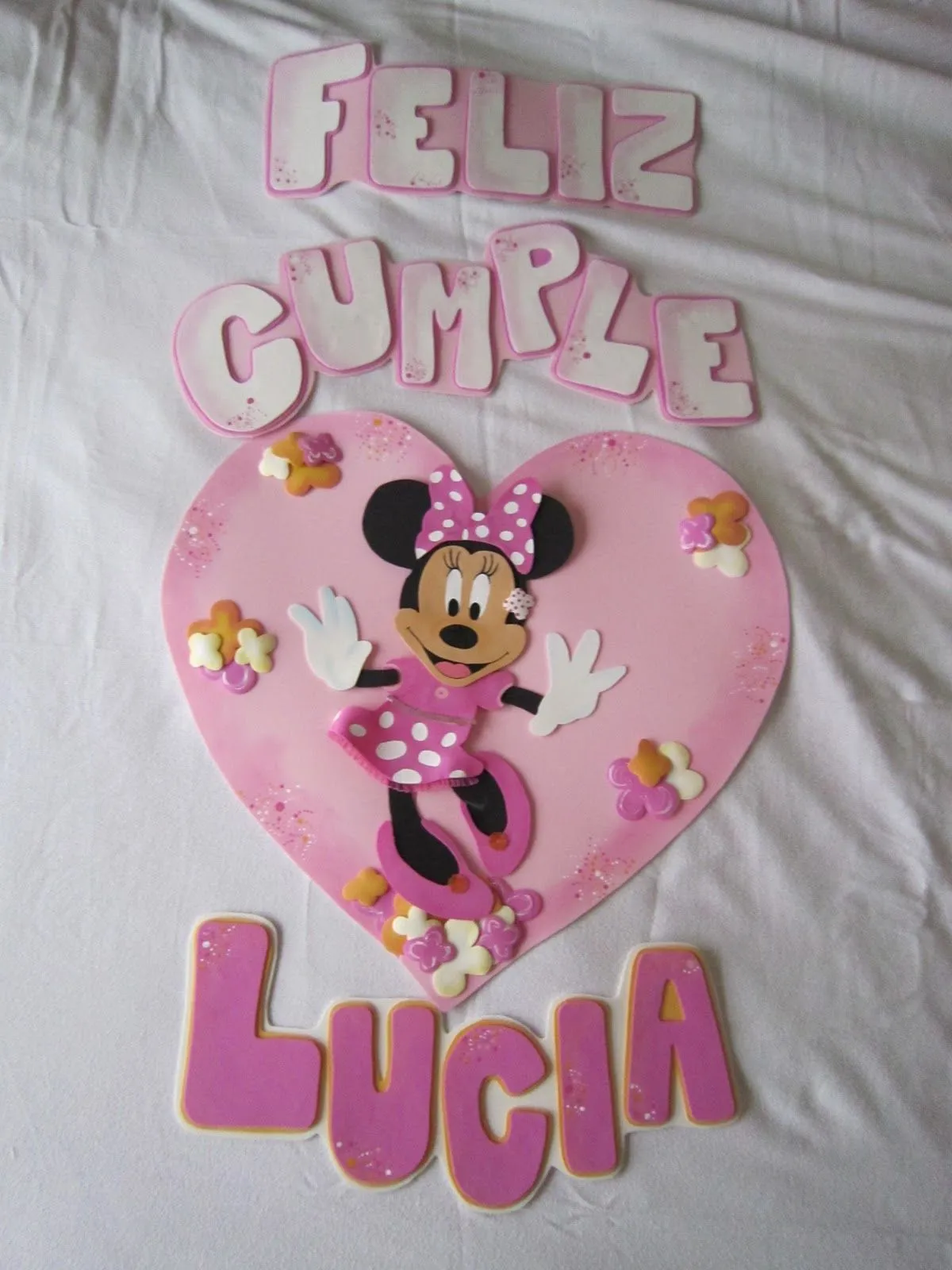 Carteles de feliz cumpleaños de Minnie - Imagui