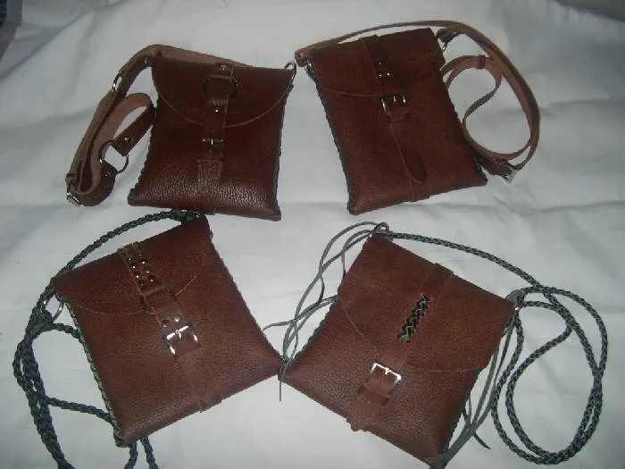 Carteras de cuero artesanales J. Antoine G. Añasco - Artelista.