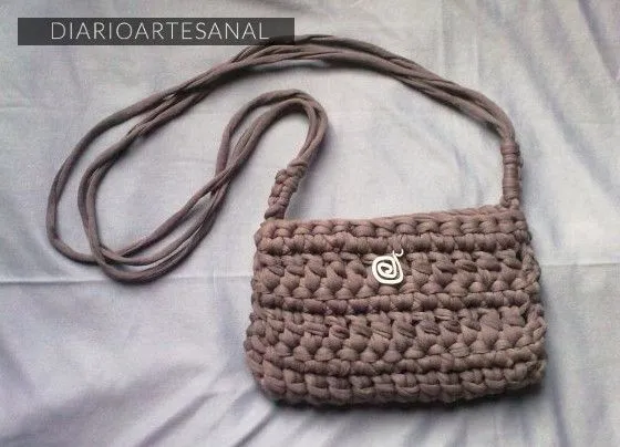 Carteras de trapillo con aluminio | diarioartesanal