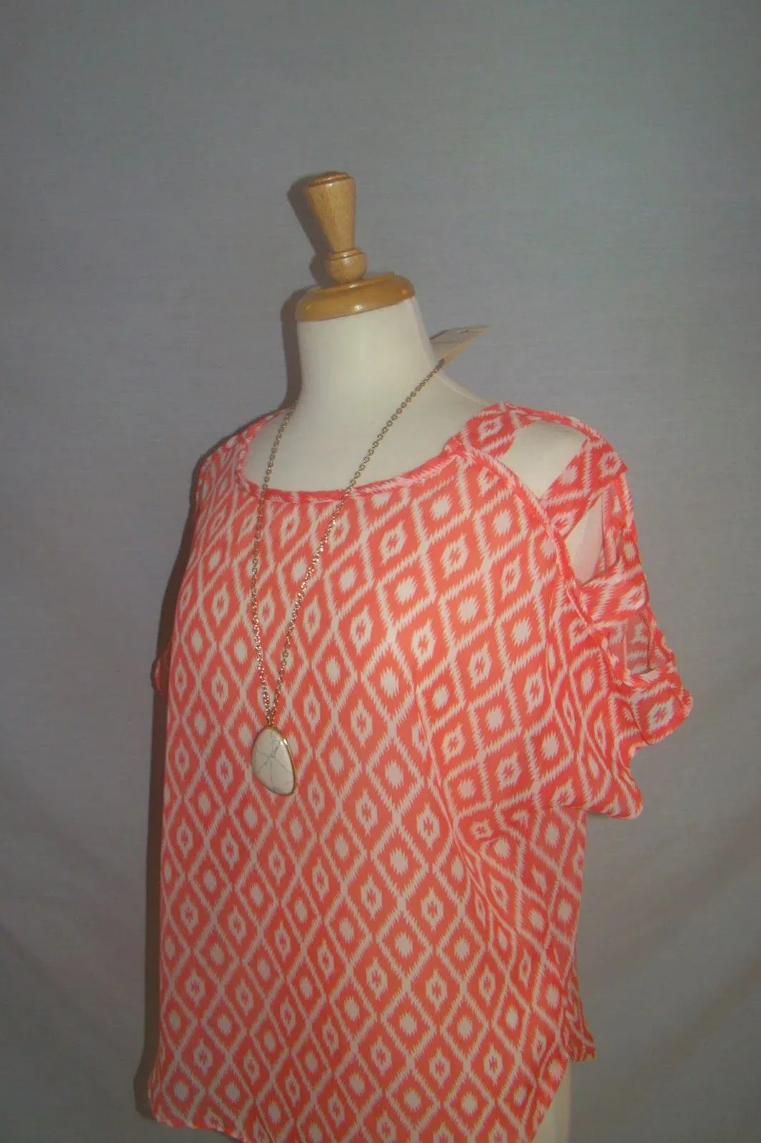 Casa Boutique: Blusa Estampado Color Coral Con Blanco Marca PAPAYA