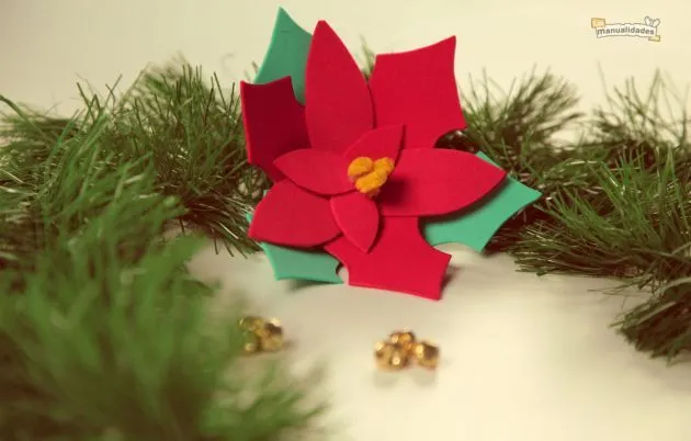 la casa de chichi: Flores de Navidad en foami