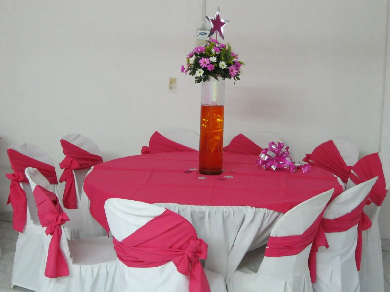 Casa De Eventos Lopez: 15 AÑOS FUCSIA CON BLANCO