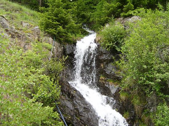 Cascada de agua en Pitztal: fotografía de Active Hotel Alpen ...