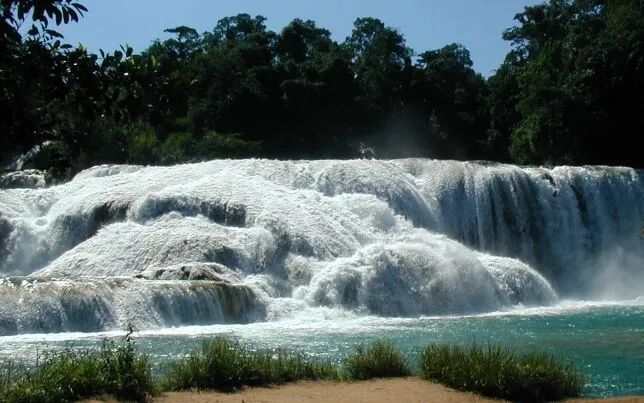 Las Cascadas de Agua Azul