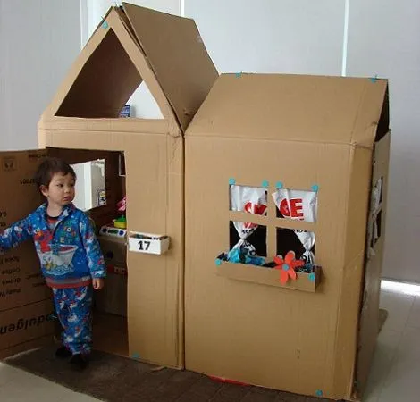 Hacemos una casita de juguetes con cajas de cartón