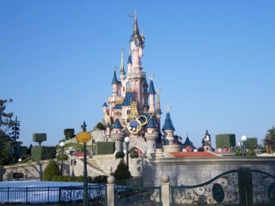 Castillo Bella Durmiente, Eurodisney (Paris, Dic 09) - Picture of ...