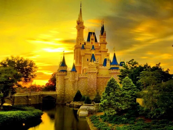 castillo de Disney al atardecer. | Castles/Castillos | Pinterest