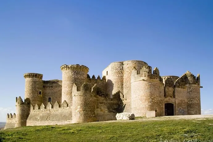 Castillo gótico, fortaleza de Belmonte en Cuenca.