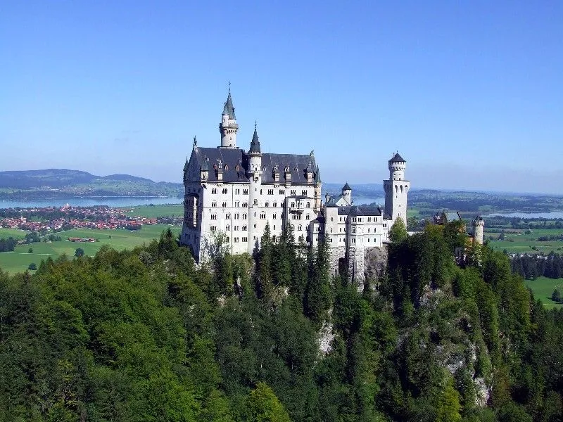 El castillo de Neuschwanstein, el mágico castillo de la Bavaria ...