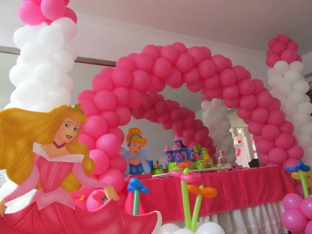 CASTILLOS DE GLOBOS | Revoltosos Recreaciones | Fiestas Infantiles ...