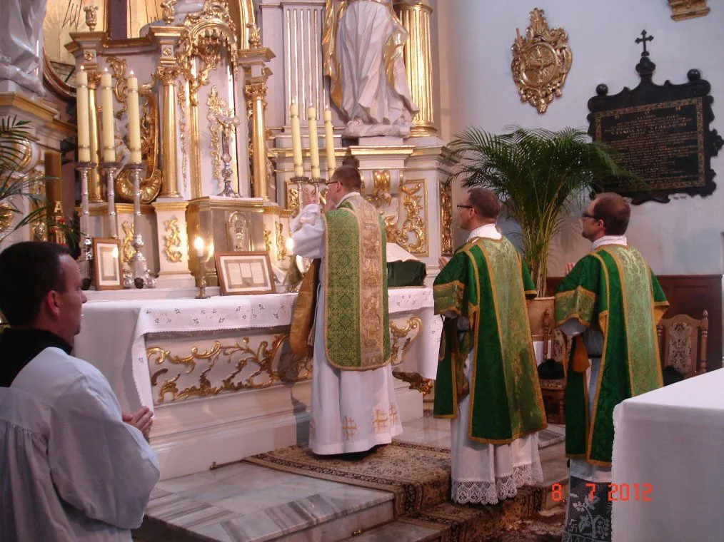 CATHOLICVS: Otra Primera Misa solemne en la Forma Extraordinaria ...