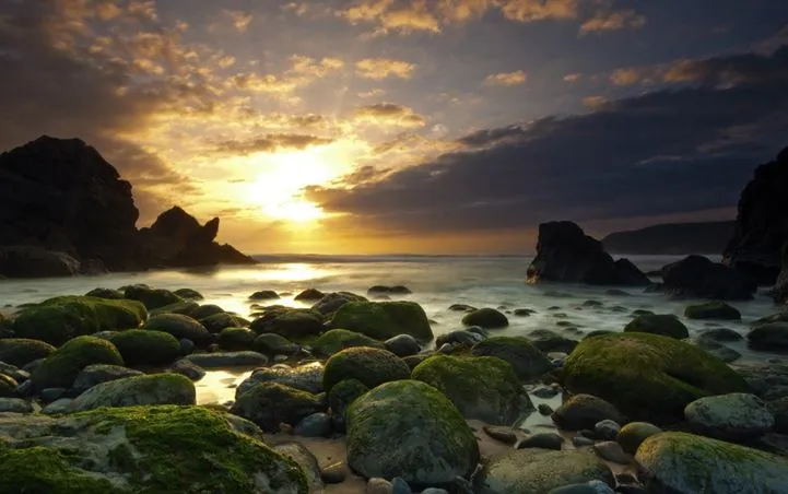 Cautivantes Fotografías de Amaneceres y Atardeceres Cerca del Mar ...