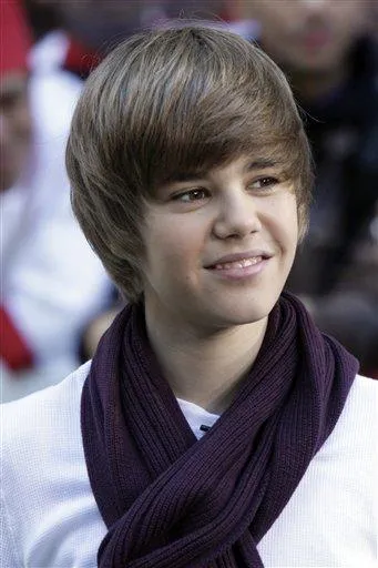 Celebrity Gossip: Youngest singing star-Justin Bieber!!