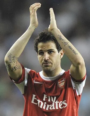 Cesc Fabregas - Voetballers en hun tattoos - Belgacom 11