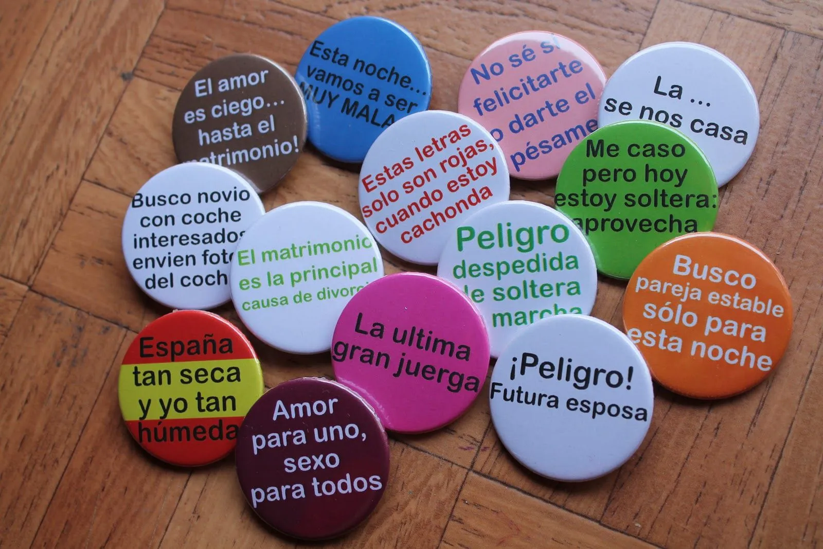 Chapas personalizadas Barcelona - La Chapiterie : Chapas despedida