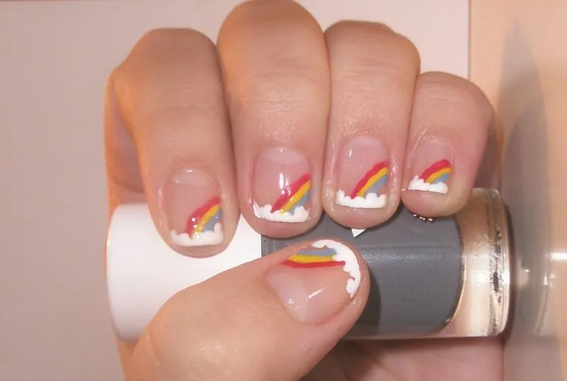 Chicas de estilo Creativo: Manicura para uñas cortas