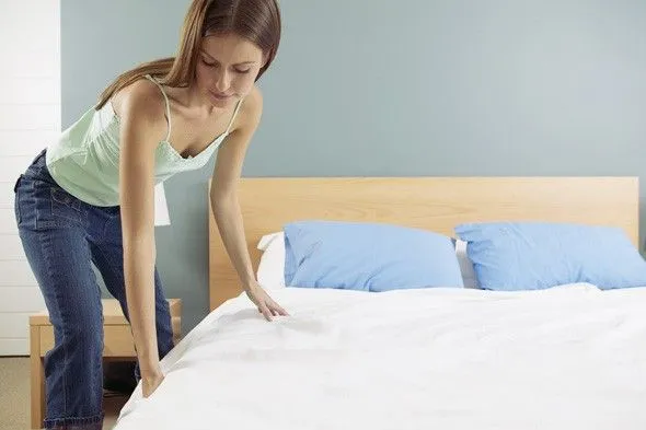 Chicles en ropa de cama ¿Cómo removerlos? | Muebles de Diseño