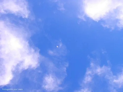 Cielo hermoso, nubes hermosas, luna más que eso♥ | Flickr - Photo ...