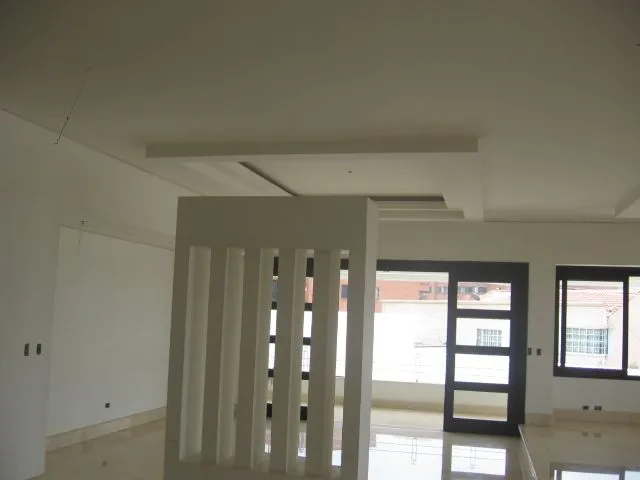 Cielo y muro en sistema drywall-Panel yeso y board segun diseño ...