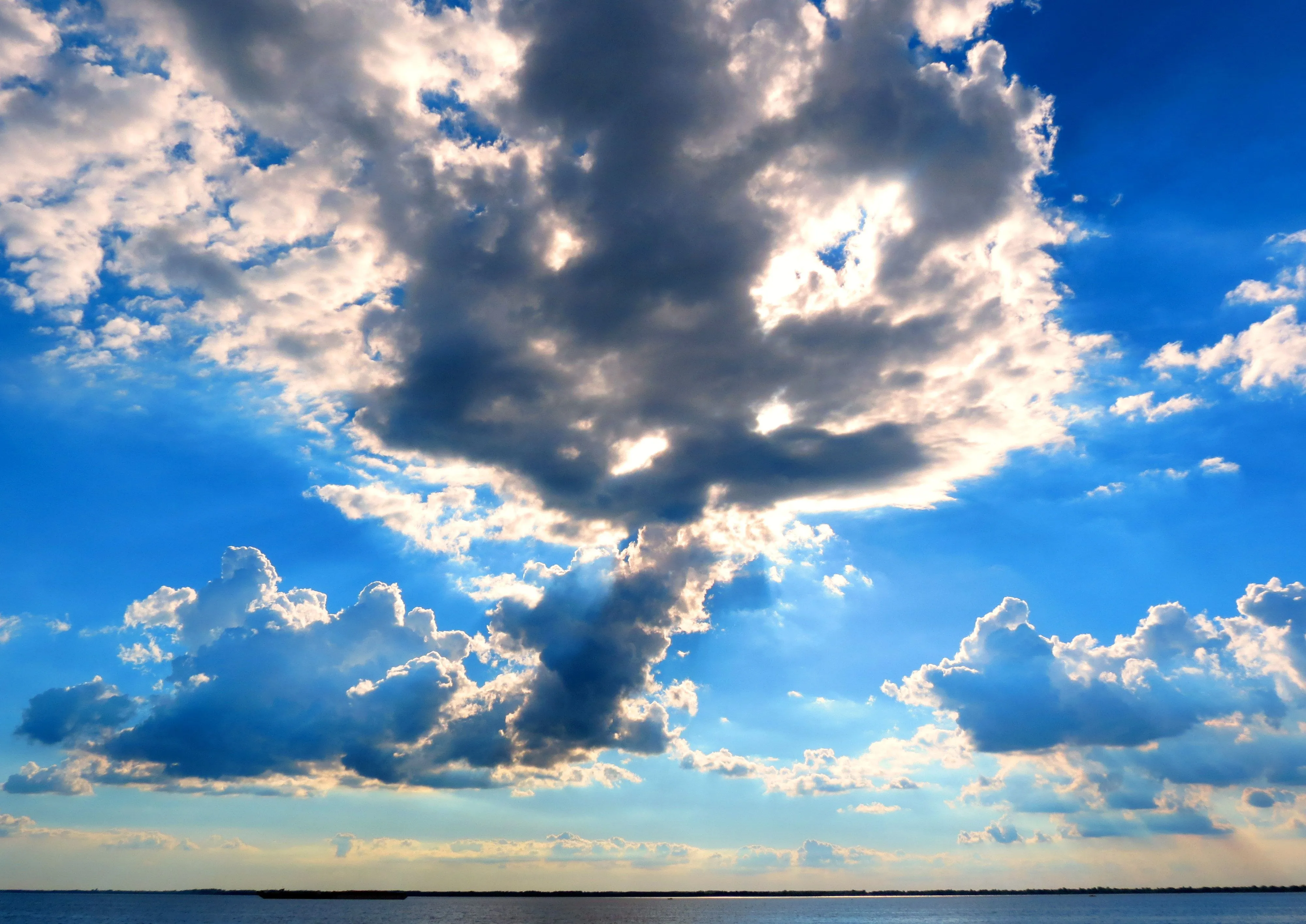 El cielo y sus nubes indómitas… | cruzdelsur