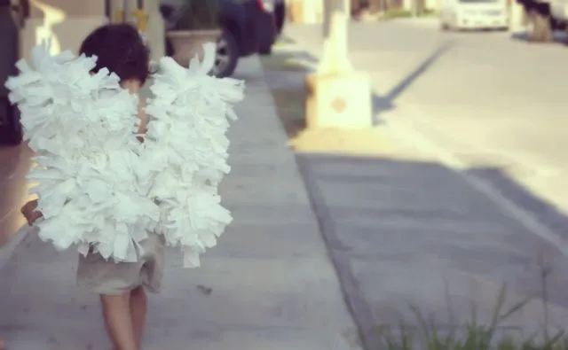 Clo By Clau!: DIY: Crepe paper angel wings - Cómo hacer alitas de ...