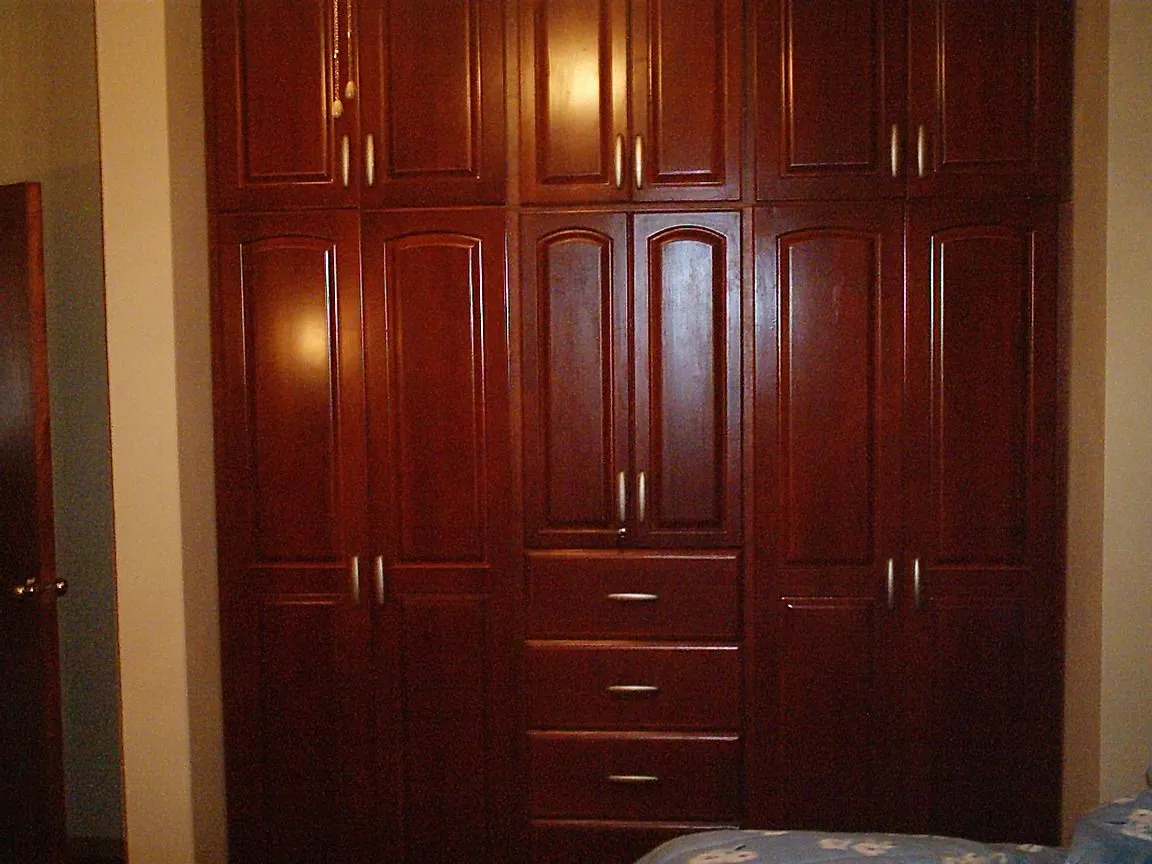 Diseño de closets en madera - Imagui