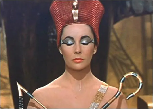 Club Fashionista: Elizabeth Taylor as Cleopatra