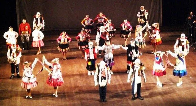 CNF - Perú: Trabajo Corporal en la Danza Folklórica