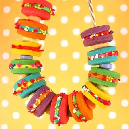 Cocina para niños, diviértete preparando un collar de galletas