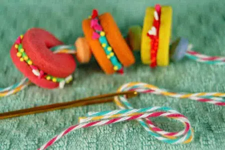 Cocina para niños, diviértete preparando un collar de galletas