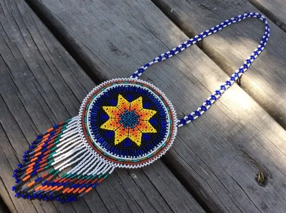Collar hiuchol de chaquira estilo hippie bohemio por PureLoveMex