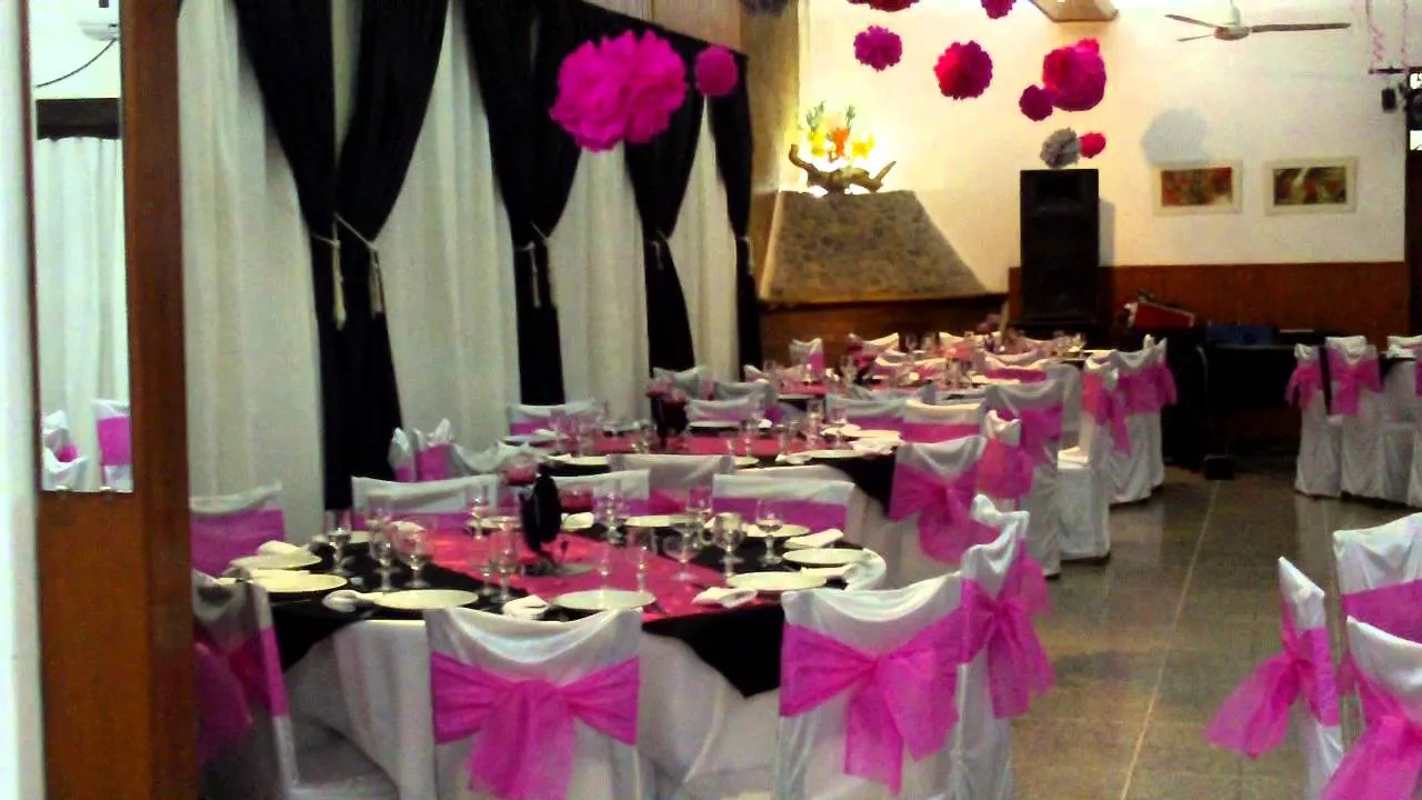 COLONIA COSTANERA COSQUIN - SALON DECORADO EN FUCSIA Y NEGRO - YouTube